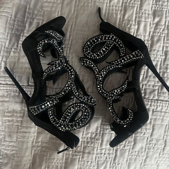 Giuseppe Zanotti beaded swirl heel - Picture 4 of 7